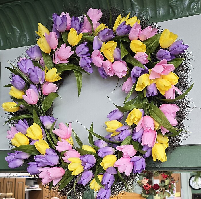Wreath 22: Totally Tulip Wreath