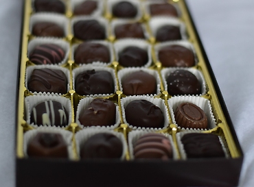 Henry\'s Assorted Chocolates 16 oz